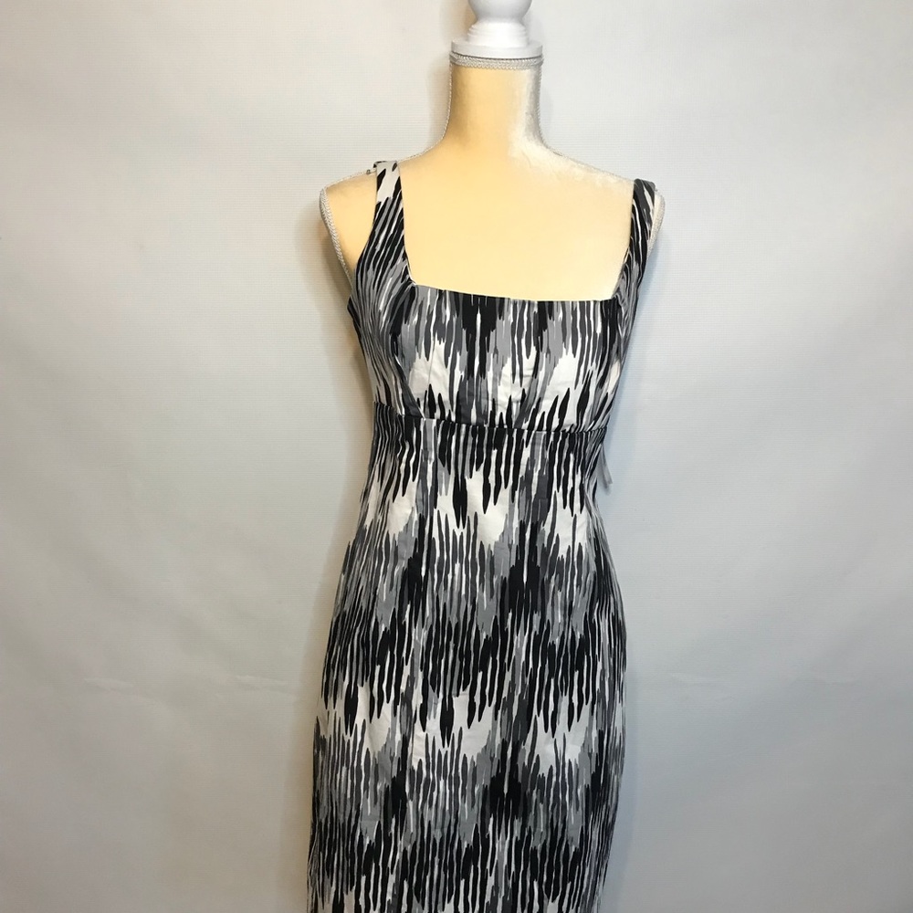 3/$25 Calvin Klein sz 8 black white midi geometric